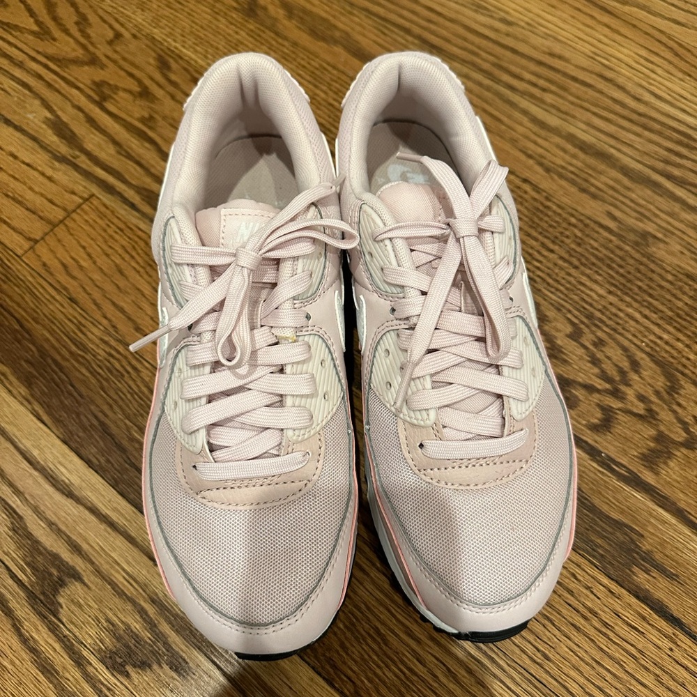 Nike Women's Air Max 90 Shoes